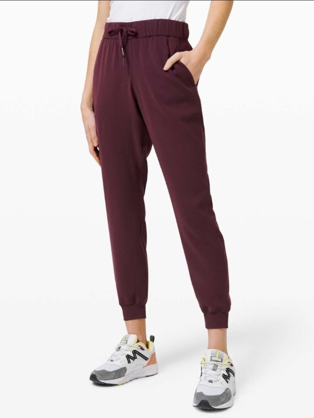 Lululemon On the Fly Jogger pants Burgundy cassis Size 0